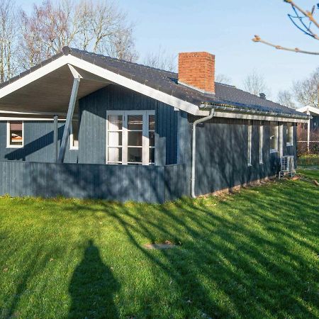 8 Person Holiday Home In B Rkop Egeskov  Экстерьер фото