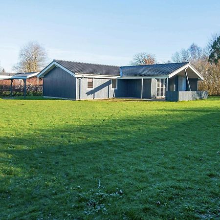 8 Person Holiday Home In B Rkop Egeskov  Экстерьер фото