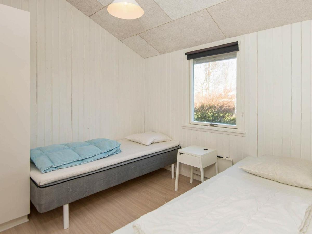 8 Person Holiday Home In B Rkop Egeskov  Экстерьер фото